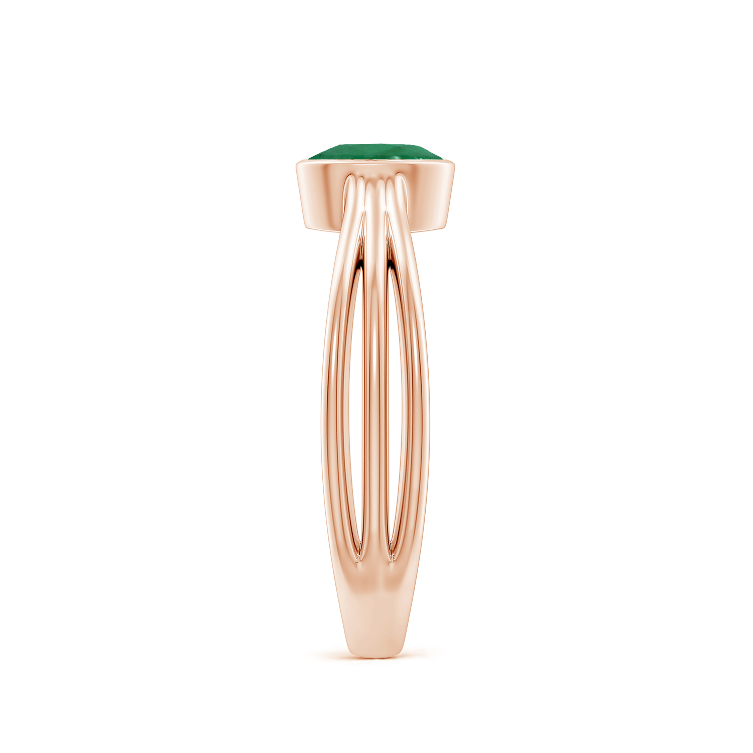 Solitaire OvalEmerald (Panna) Triple Shank Ring